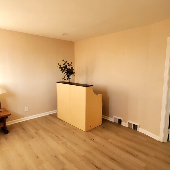 More Photos Of 2216 Macdade Blvd, Holmes Medical For Lease