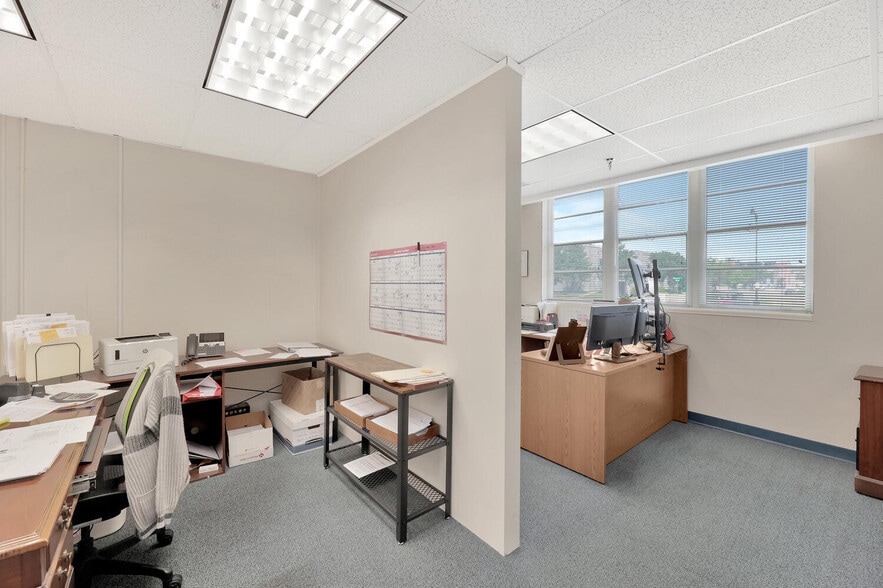 More Photos Of 811 E Waterman St, Wichita Warehouse For Lease