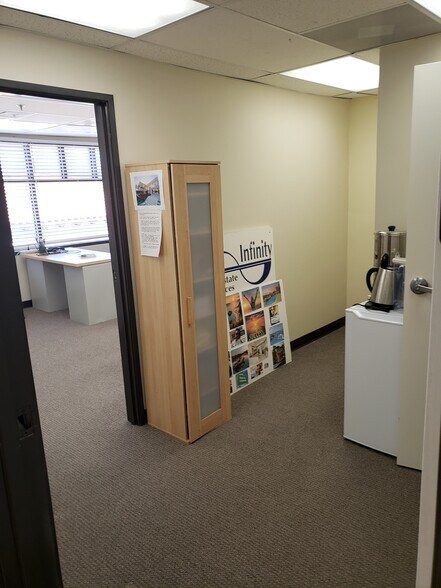 More Photos Of 28348 Roadside Dr, Agoura Hills Office For Lease