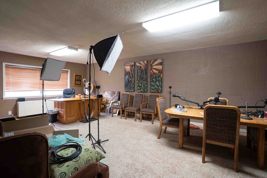More Photos Of 120 S Commercial Ave, Farmington Office For Sale