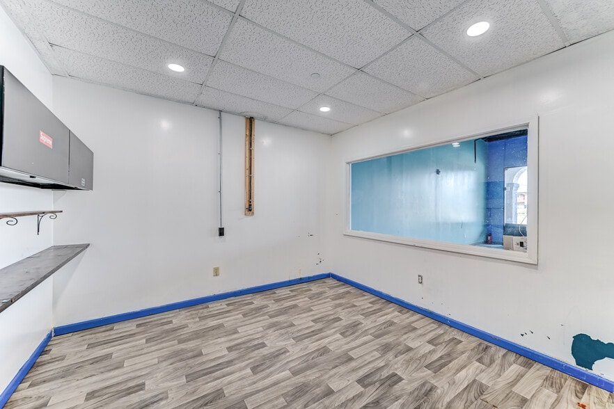 More Photos Of 324 Fm-1960 Rd, Houston General Retail For Sale