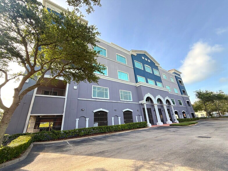 More Photos Of 1743 Park Center Dr, Orlando Medical For Lease