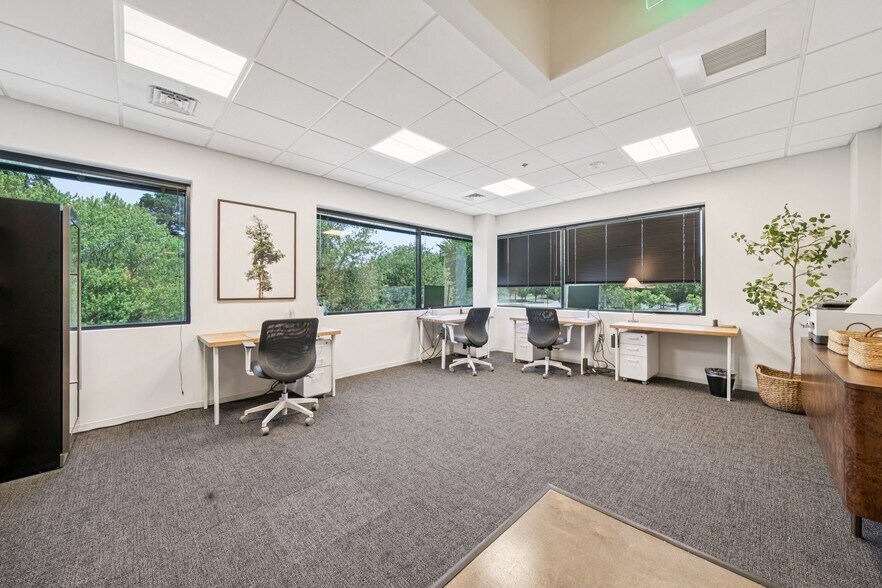 More Photos Of 4101 Cox Rd, Glen Allen Coworking Space