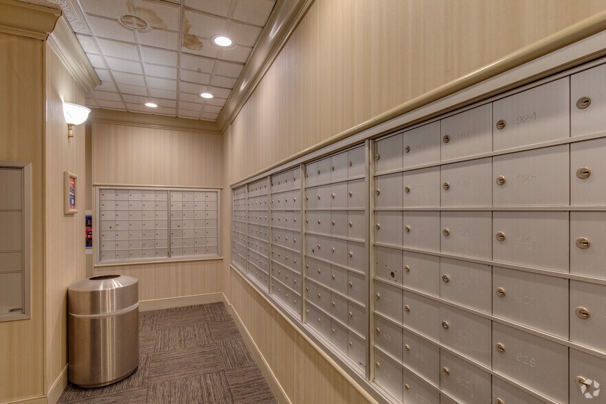 More Photos Of 5480 Wisconsin Ave, Chevy Chase Apartments For Lease