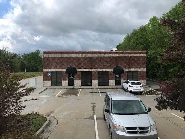 More Photos Of 441 E Ridgeway Rd, Commerce Light Distribution For Lease