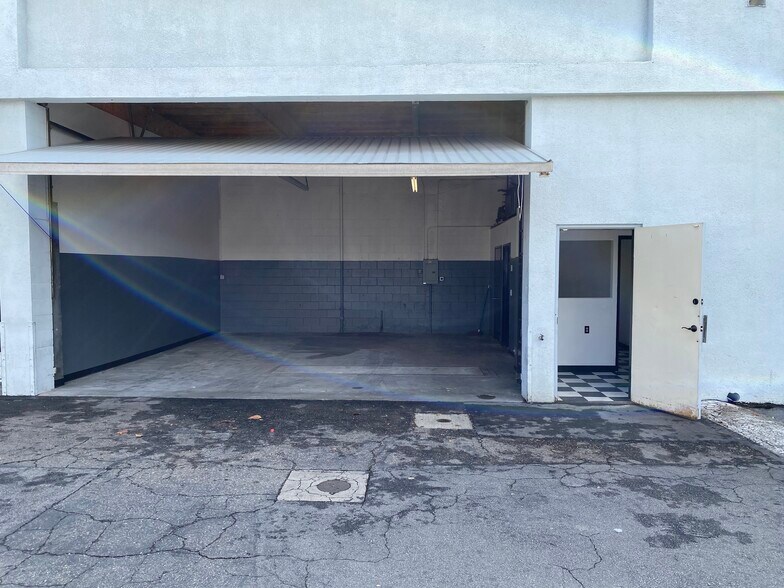 More Photos Of 3209 E Thousand Oaks Blvd, Thousand Oaks Unknown For Lease