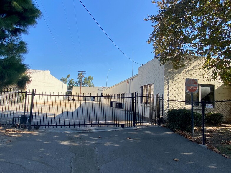 More Photos Of 1130 Simpson Way, Escondido Unknown For Lease