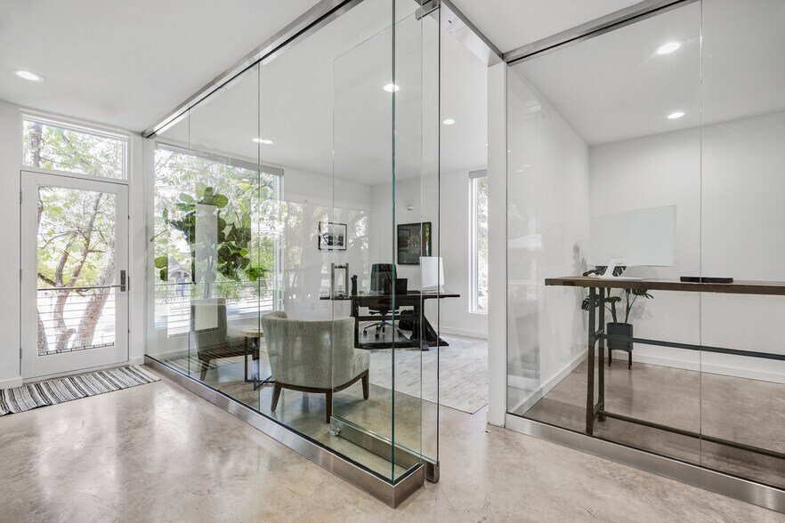 More Photos Of 2208 Lake Austin Blvd, Austin Office Residential For Sale