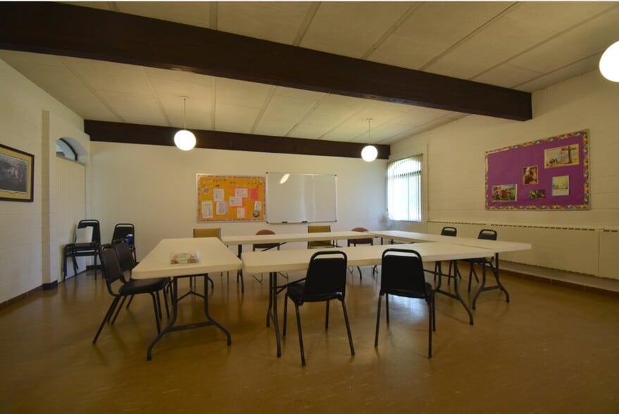 More Photos Of 20300 Middlebelt Rd, Livonia Religious Facility For Lease