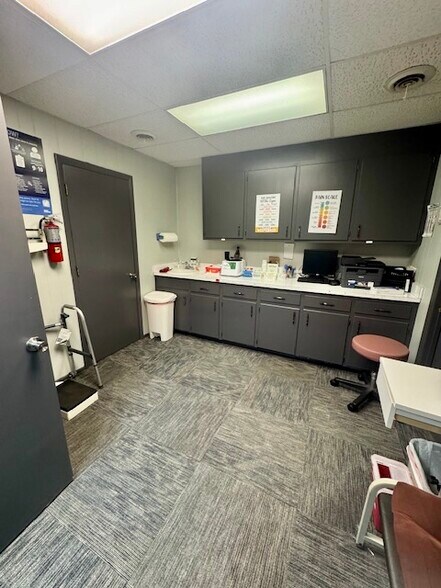 More Photos Of 224 N Main St, Spring Lake Medical For Sale