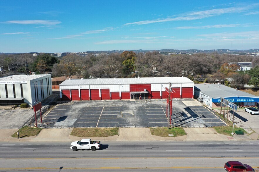 Primary Photo Of 3000 S Lamar Blvd, Austin Auto Repair For Sale