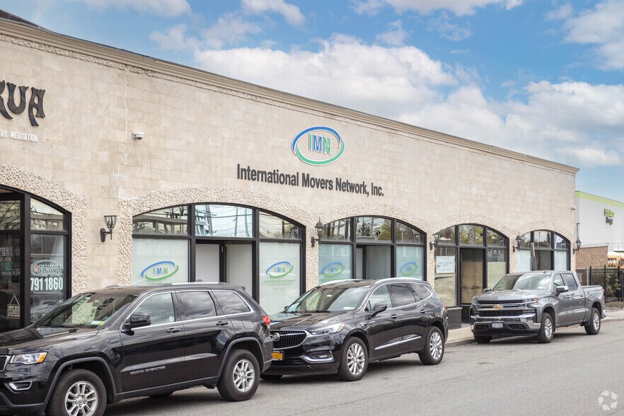 More Photos Of 31 Franklin Ave, Hewlett Freestanding For Sale