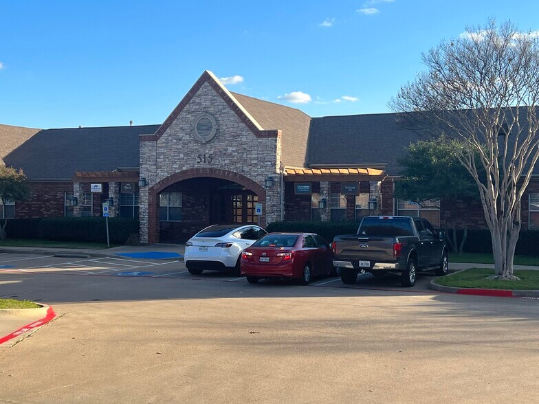 More Photos Of 515 W Southlake Blvd, Southlake Medical For Lease