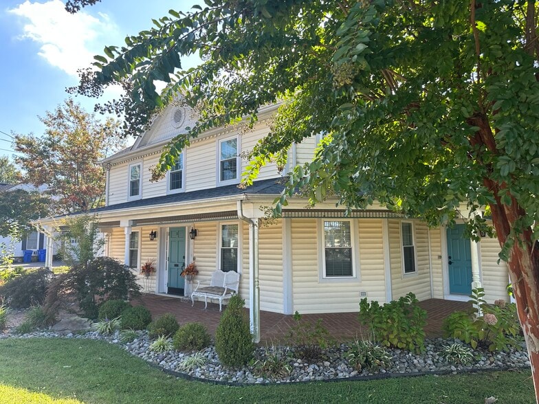 More Photos Of 5 Oak Ave, La Plata Office Residential For Lease