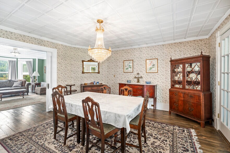 More Photos Of 5 Greenhouse Ln, Bradford Hospitality For Sale