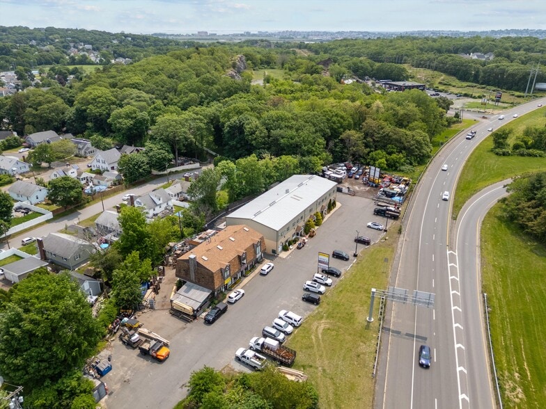 More Photos Of 10 Bennett Hwy, Saugus Warehouse For Lease