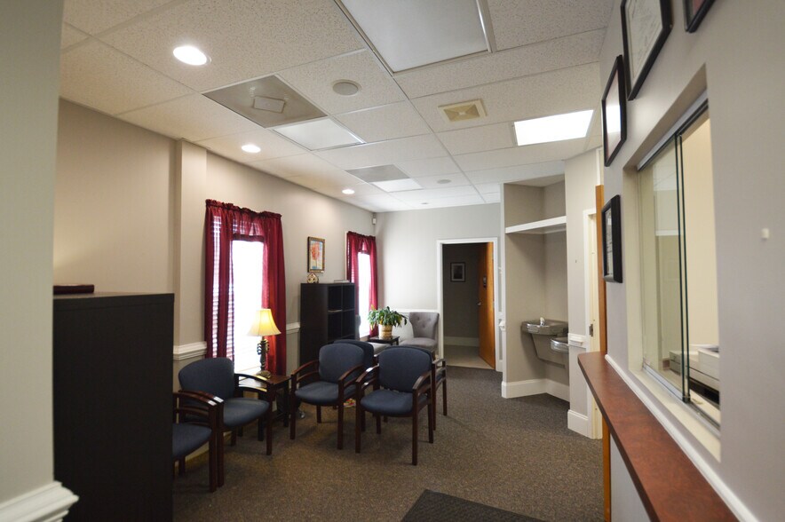 More Photos Of 6614 Shallowford Rd, Lewisville Medical For Sale
