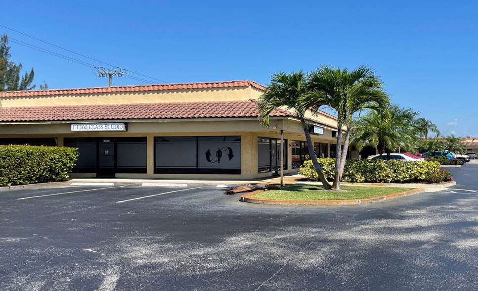 Primary Photo Of 3800 SE Dixie Hwy, Stuart Unknown For Lease
