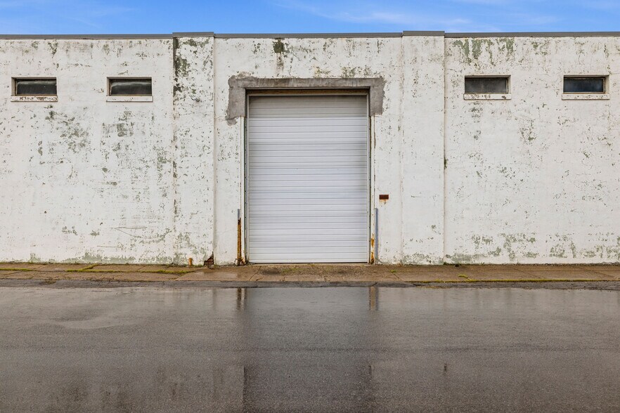 More Photos Of 59 Felton St, North Tonawanda Warehouse For Lease