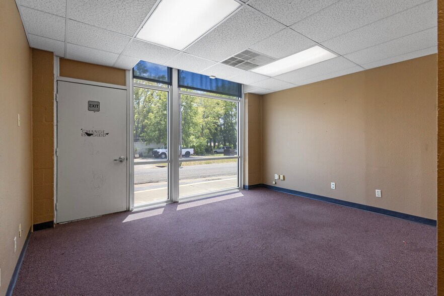More Photos Of 421 S Beckham Ave, Tyler Medical For Sale