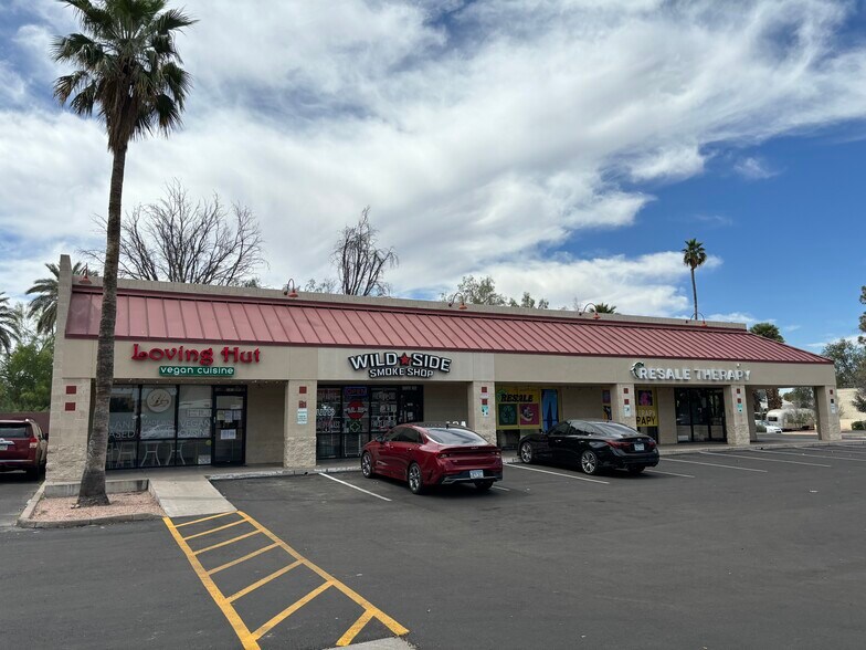 More Photos Of 405 W University Dr, Tempe General Retail For Lease