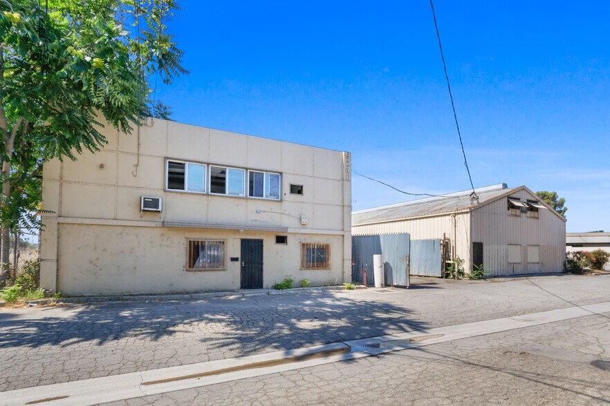 More Photos Of 9240 Whitmore St, El Monte Warehouse For Sale