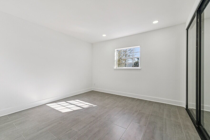 More Photos Of 557 W Plant St, Winter Garden Office For Sale