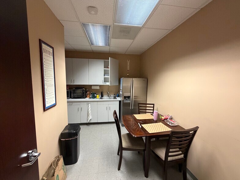 More Photos Of 23171-23173 La Cadena Dr, Laguna Hills Medical For Lease