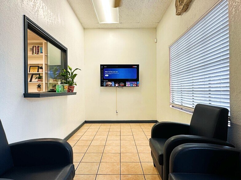 More Photos Of 8237 Fredericksburg Rd, San Antonio Medical For Sale