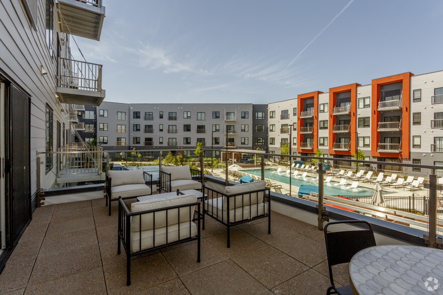 More Photos Of 1000 Berkley Pky, Kansas City Apartments For Sale