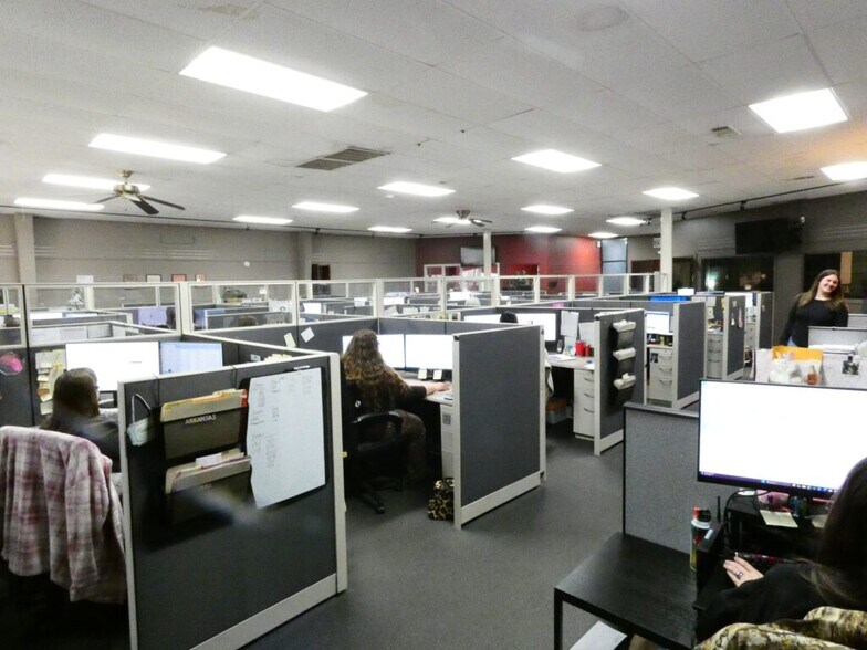 More Photos Of 5707-5719 Jenny Lind Rd, Fort Smith Storefront Retail Office For Sale