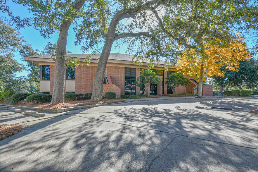 More Photos Of 220 Mckenzie Ave, Panama City Office For Sale