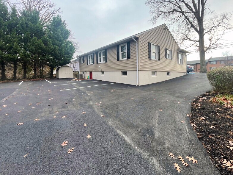 More Photos Of 3814 E Joppa Rd, Nottingham Office For Sale