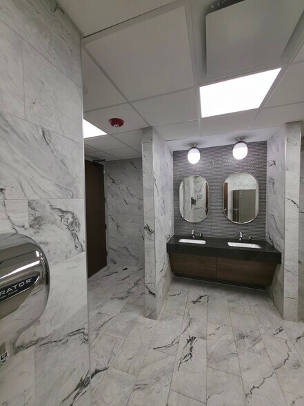 More Photos Of 534 Broadhollow Rd, Melville Office For Lease