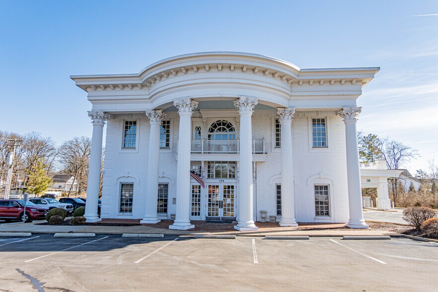 Primary Photo Of 199 Clarkson Rd, Ellisville Bank For Lease
