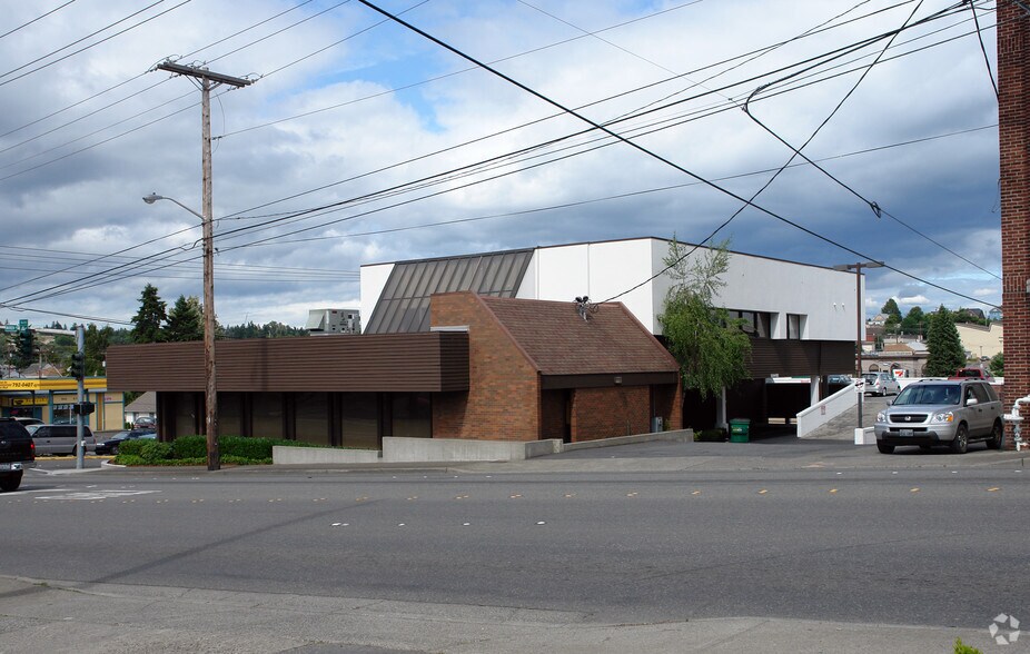 More Photos Of 873-875 6th St, Bremerton Bank For Lease