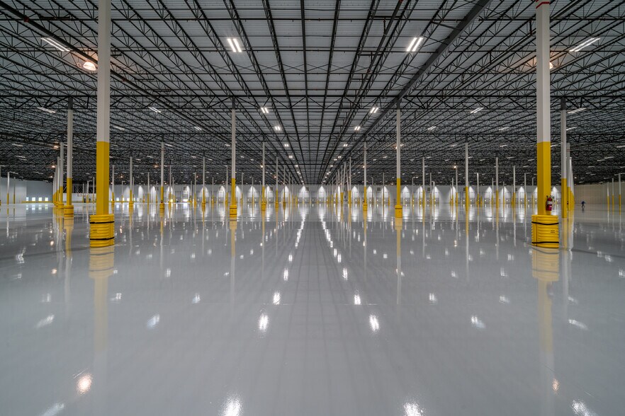 More Photos Of 245 Couchville Industrial Blvd, Mount Juliet Distribution For Lease