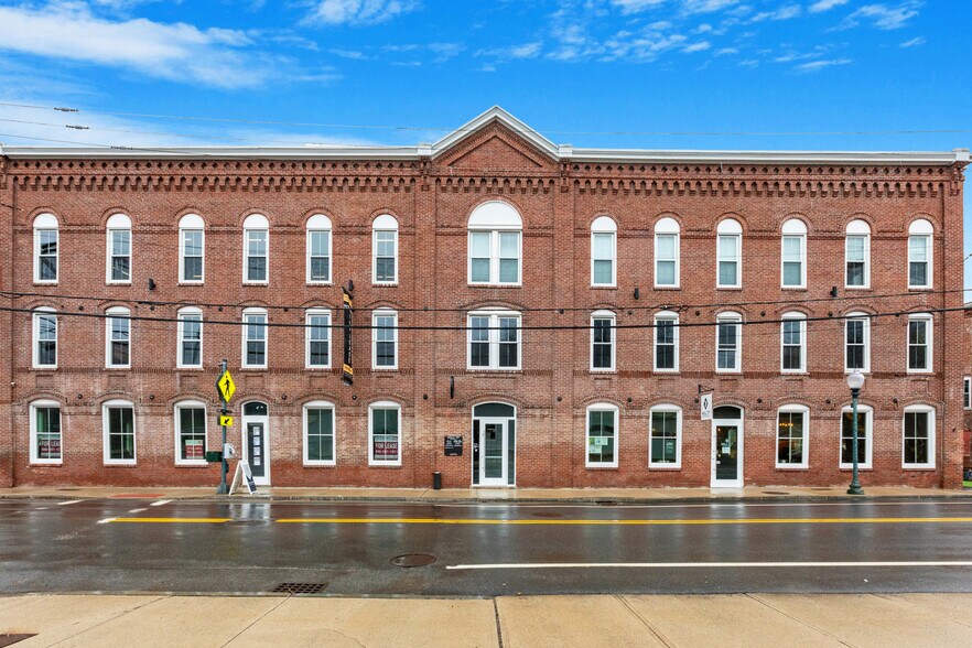 More Photos Of 77 Elm St, Amesbury Loft Creative Space For Lease