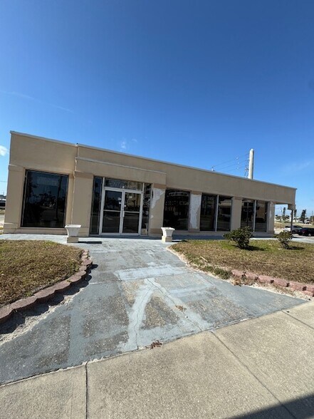 More Photos Of 2000 S Atlantic Ave, Daytona Beach General Retail For Sale