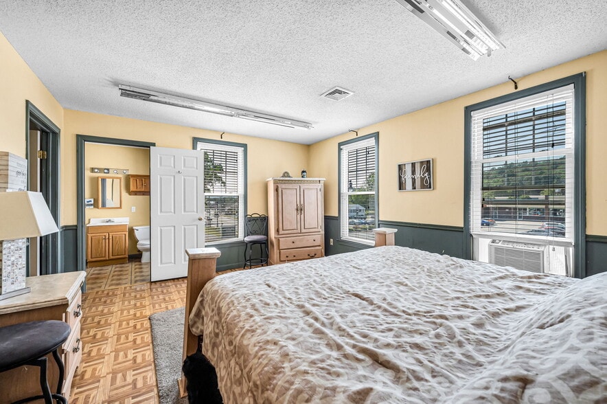 More Photos Of 526 College Hwy, Southwick Specialty For Sale