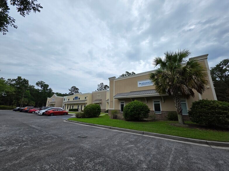 More Photos Of 2050 Old Bailey Rd, Ridgeland Showroom For Lease