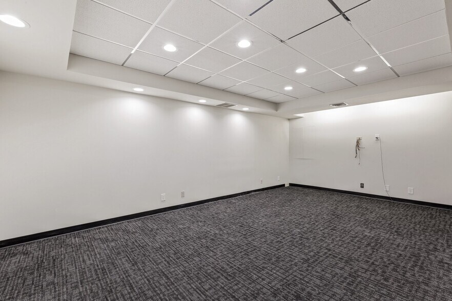 More Photos Of 1515 S Boulder Ave, Tulsa Office For Lease