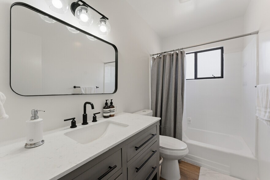 More Photos Of 5810 San Vicente Blvd, Los Angeles Apartments For Sale