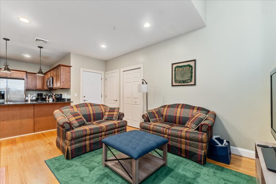 More Photos Of 260 A Washington Ave, Albany Apartments For Sale