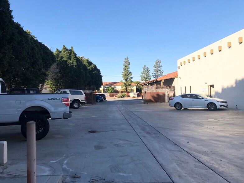 More Photos Of 46780 Clinton St, Indio Warehouse For Sale