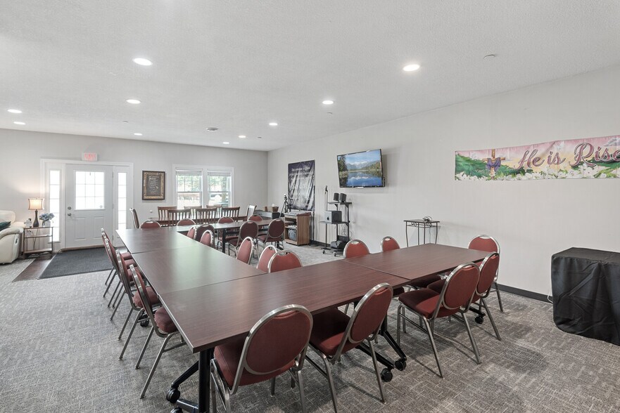 More Photos Of 1709 Southcross Dr W, Burnsville Loft Creative Space For Sale