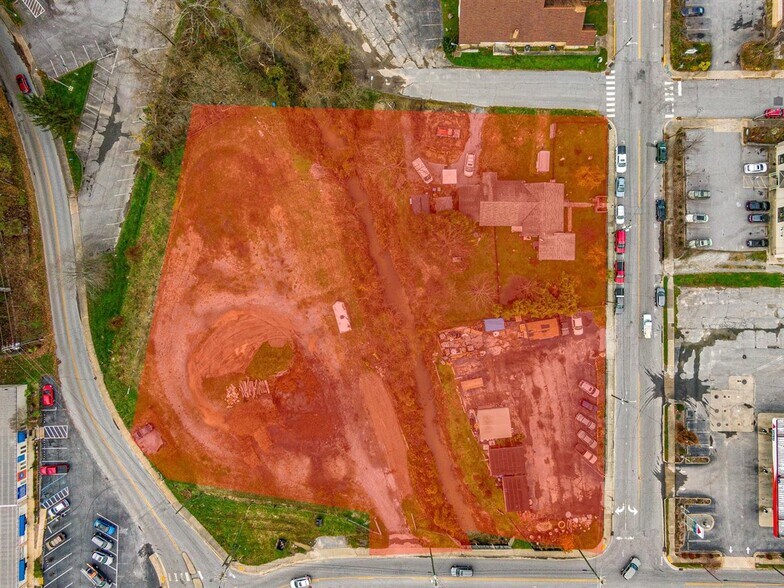 More Photos Of 307-321 S Washington St, Hendersonville Land For Lease