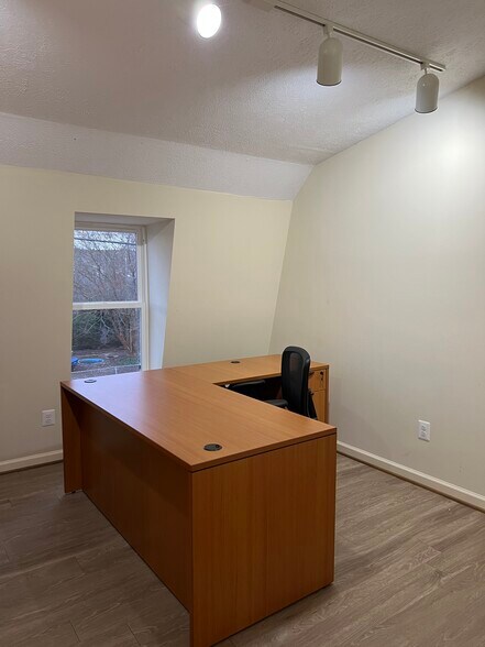 More Photos Of 7252 Benedict Ave, Benedict Storefront Retail Office For Lease