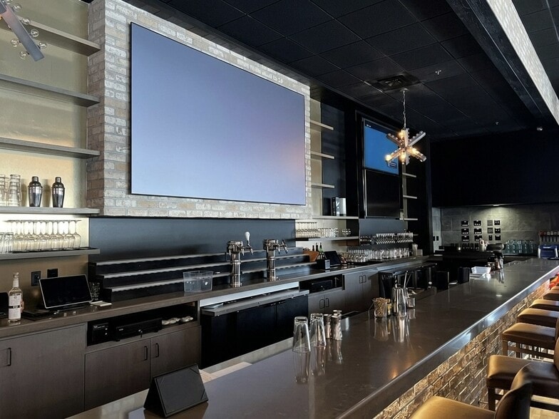 More Photos Of 4780 Cornell Rd, Cincinnati Movie Theatre For Sale