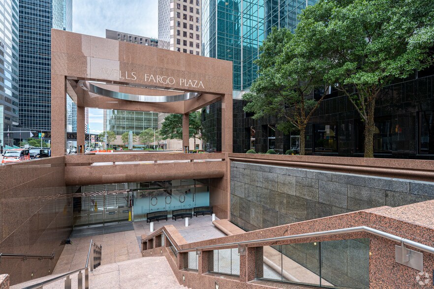 More Photos Of 1000 Louisiana St, Houston Office For Lease
